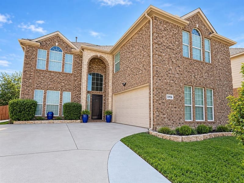 11936 Summerwind Drive, Fort Worth TX 76244 - Photo 2