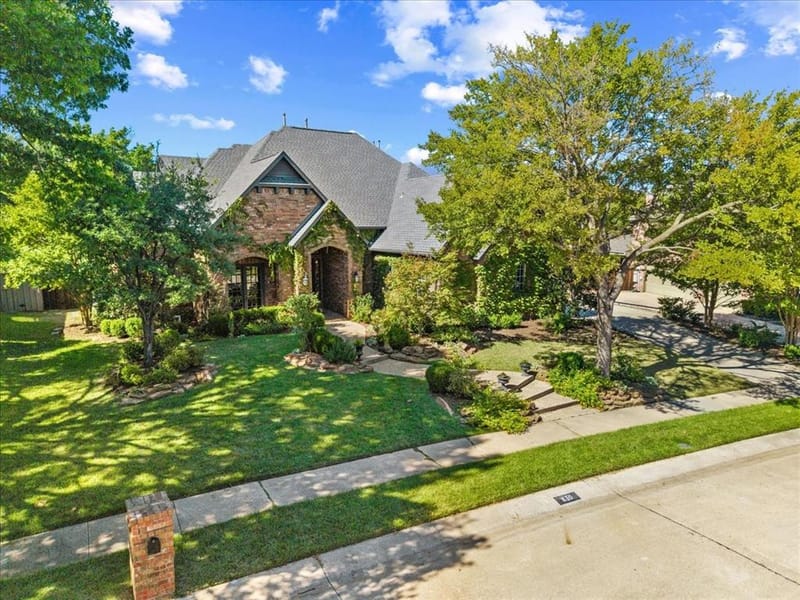830 Parkwood Court, McKinney TX 75072 - Photo 2