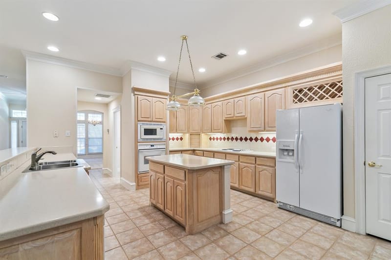 6216 Wolf Ridge Drive, Plano TX 75024 - Photo 10