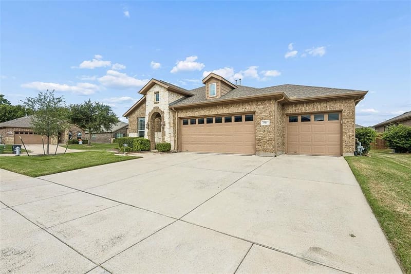 501 Neils Court, Arlington TX 76002 - Photo 3