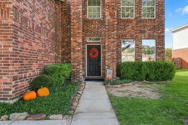 7800 Swan Park Drive, Denton TX 76210 - Photo 2