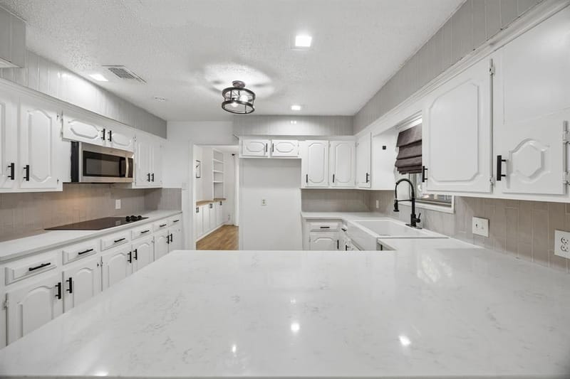 18 Legend Road, Benbrook TX 76132 - Photo 11