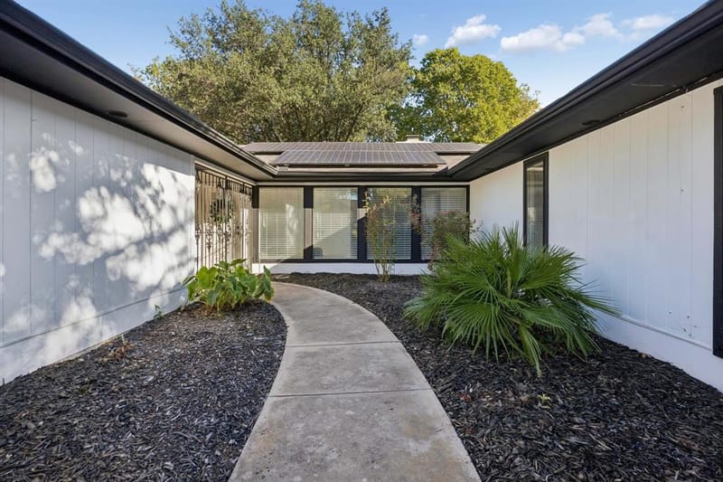 18 Legend Road, Benbrook TX 76132 - Photo 4