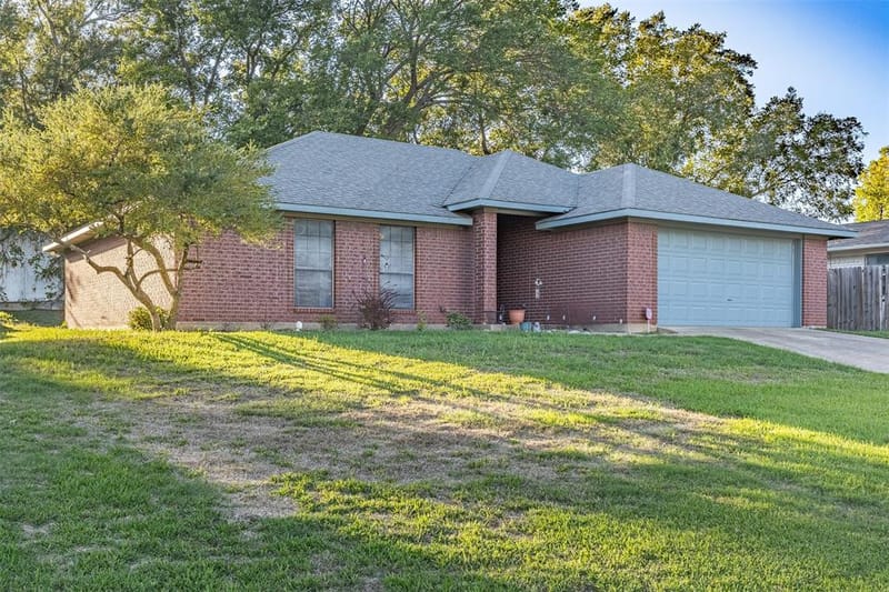 305 Ross Avenue, Denison TX 75020