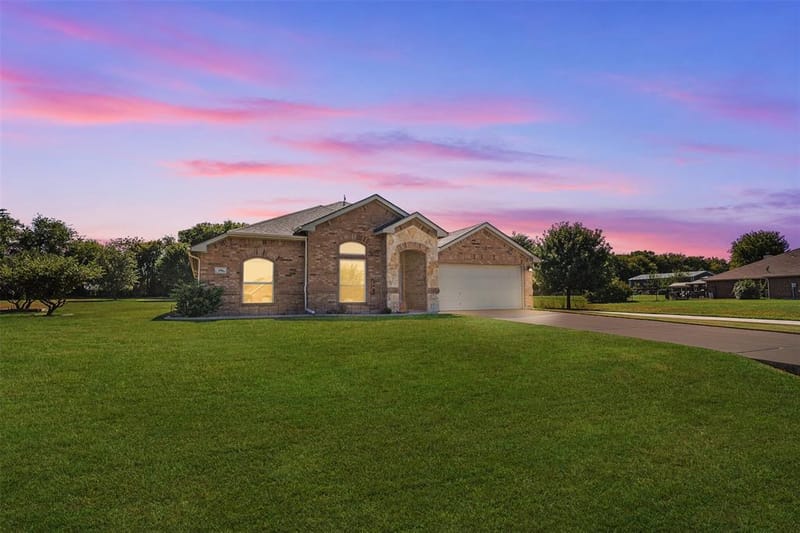 156 Creekwood Ranch Road, Azle TX 76020 - Photo 3
