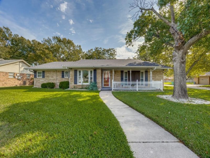 400 Rosedale Drive, Gainesville TX 76240