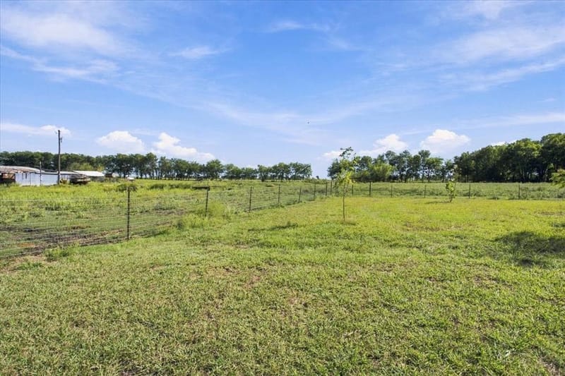 421 S Oak Street, Ector TX 75439 - Photo 13