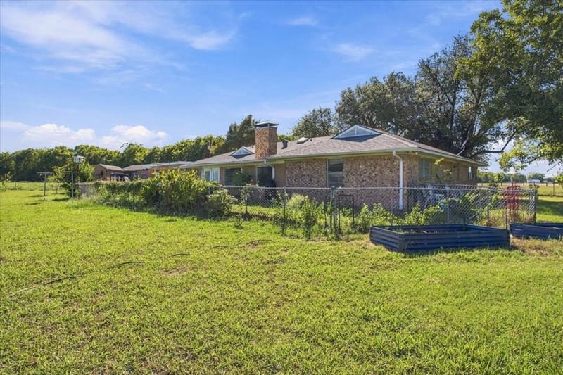 421 S Oak Street, Ector TX 75439 - Photo 7