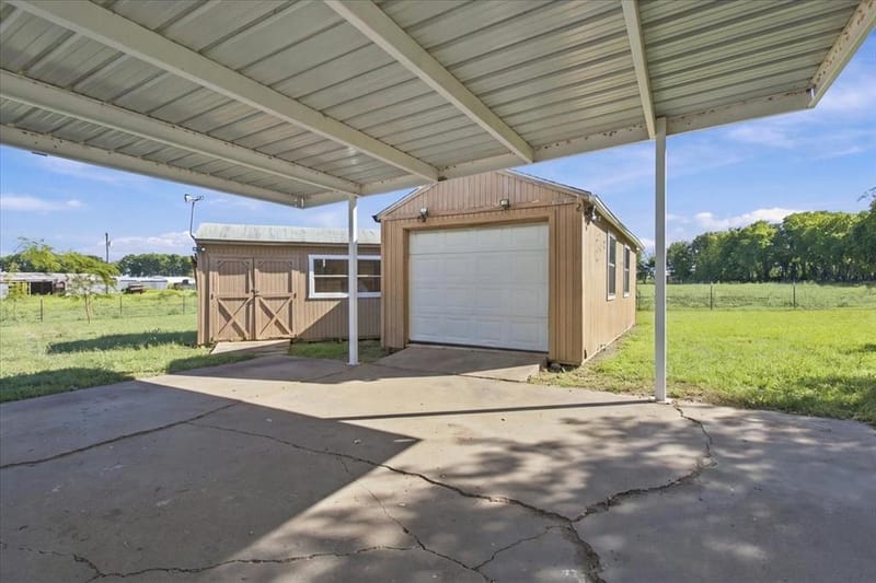 421 S Oak Street, Ector TX 75439 - Photo 5