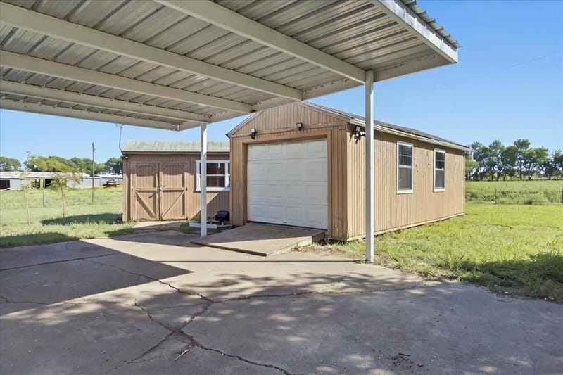 421 S Oak Street, Ector TX 75439 - Photo 4