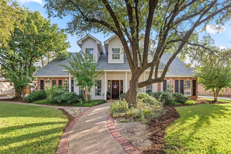 1605 Oak Hollow Drive, Woodway TX 76712 - Photo 2