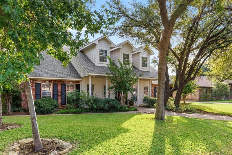 1605 Oak Hollow Drive, Woodway TX 76712 - Photo 3
