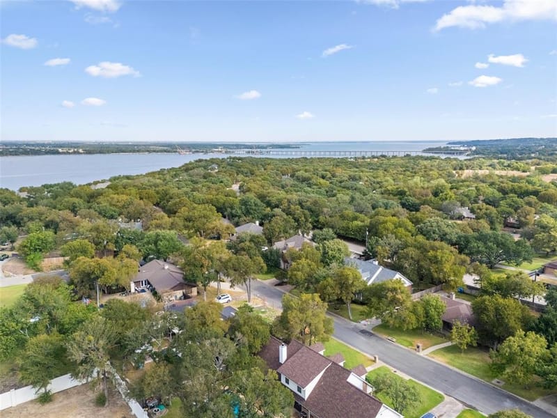 1605 Oak Hollow Drive, Woodway TX 76712 - Photo 33