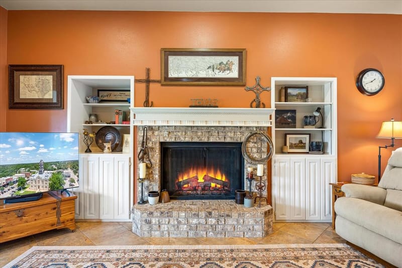 9004 Woodlawn Drive, Granbury TX 76049 - Photo 6