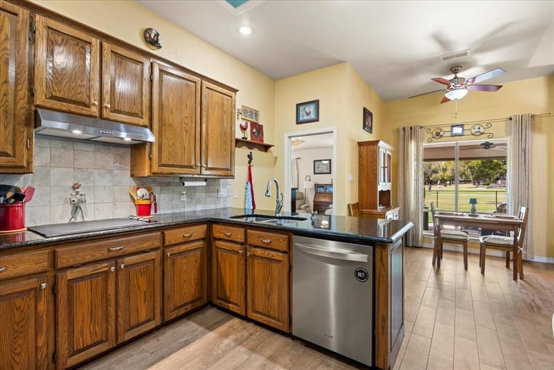 9004 Woodlawn Drive, Granbury TX 76049 - Photo 16