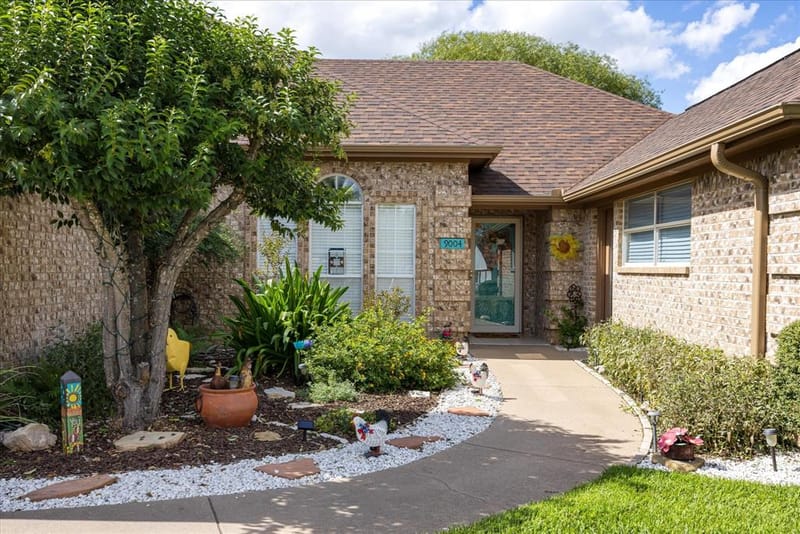 9004 Woodlawn Drive, Granbury TX 76049 - Photo 3