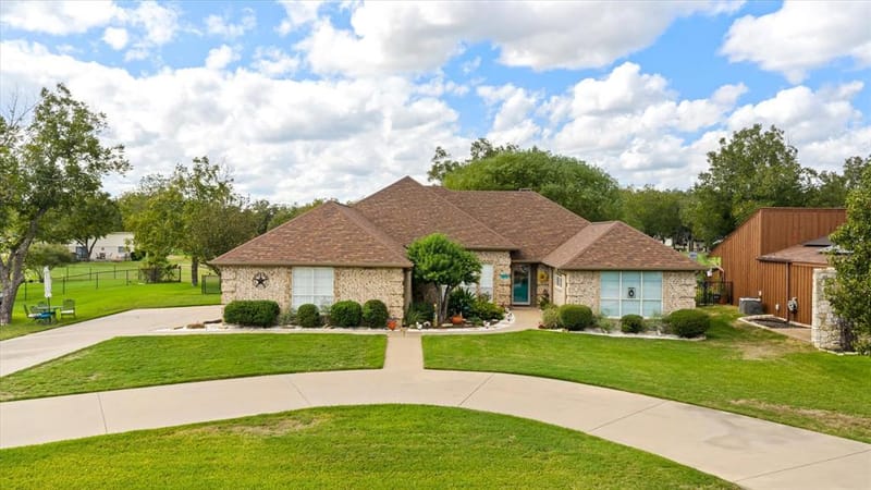 9004 Woodlawn Drive, Granbury TX 76049