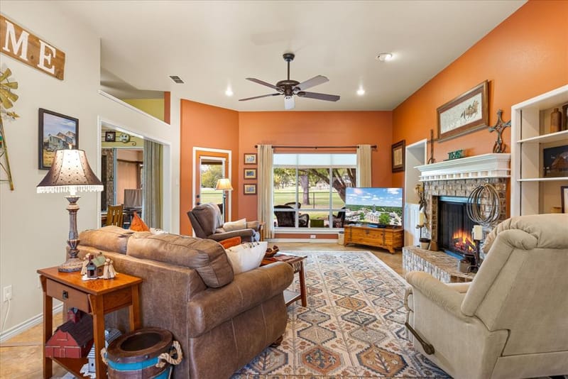 9004 Woodlawn Drive, Granbury TX 76049 - Photo 4