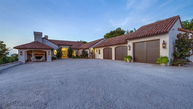 385 Lakeview Drive, Denison TX 75020 - Photo 2
