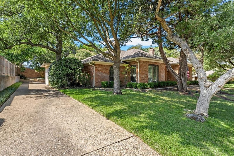 3906 Green Oak Drive, Waco TX 76710 - Photo 3