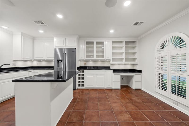 3906 Green Oak Drive, Waco TX 76710 - Photo 9