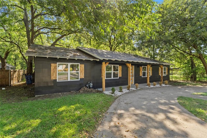 110 Hackberry Street, Lancaster TX 75146 - Photo 32