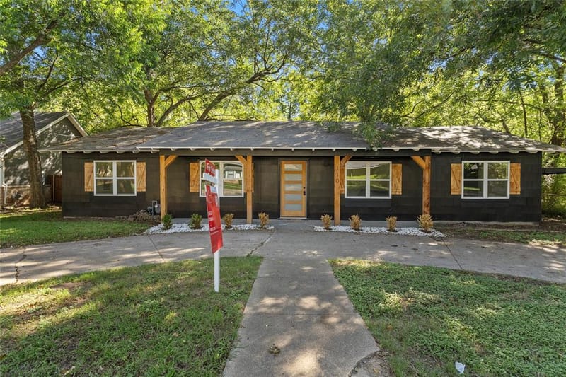 110 Hackberry Street, Lancaster TX 75146 - Photo 33