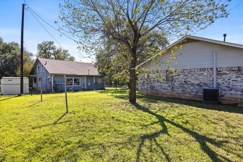 409 Walker Street, Glen Rose TX 76043 - Photo 23