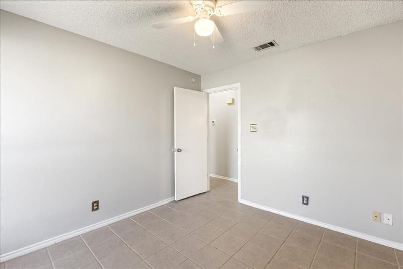409 Walker Street, Glen Rose TX 76043 - Photo 17