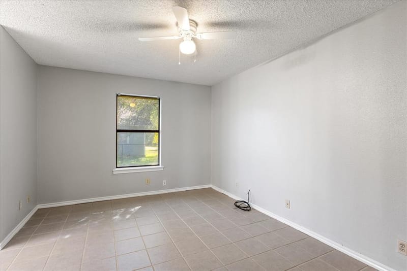 409 Walker Street, Glen Rose TX 76043 - Photo 12