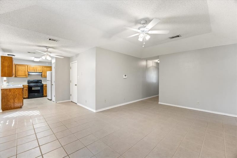 409 Walker Street, Glen Rose TX 76043 - Photo 7