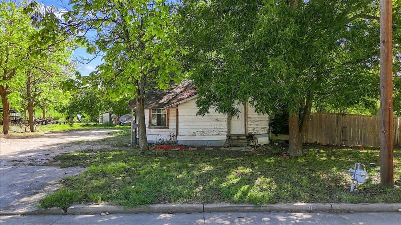 817 S Main Street, Farmersville TX 75442 - Photo 22