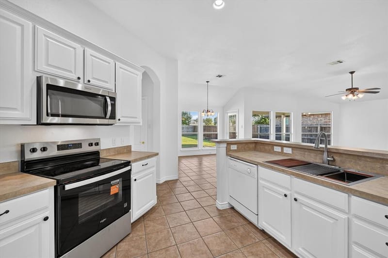 1311 Crest Glen Drive, Arlington TX 76002 - Photo 13