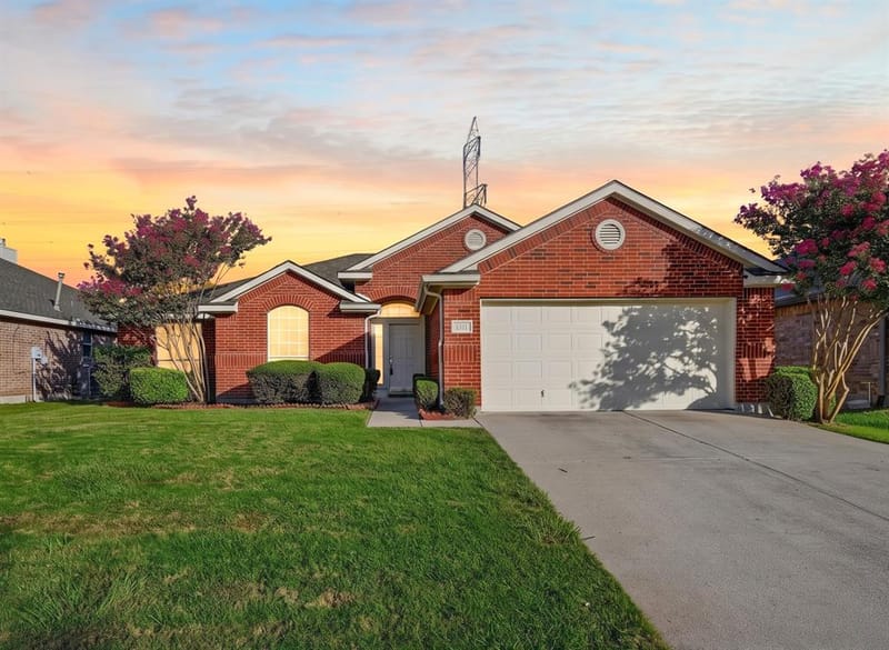 1311 Crest Glen Drive, Arlington TX 76002 - Photo 34