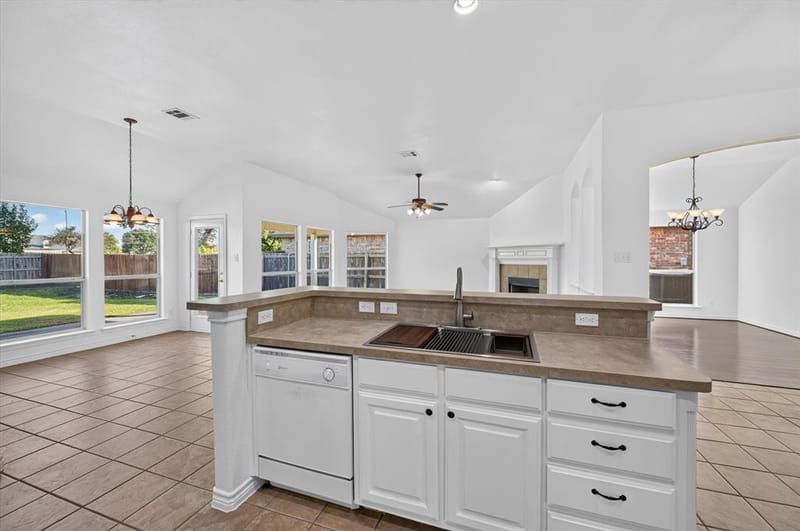 1311 Crest Glen Drive, Arlington TX 76002 - Photo 14