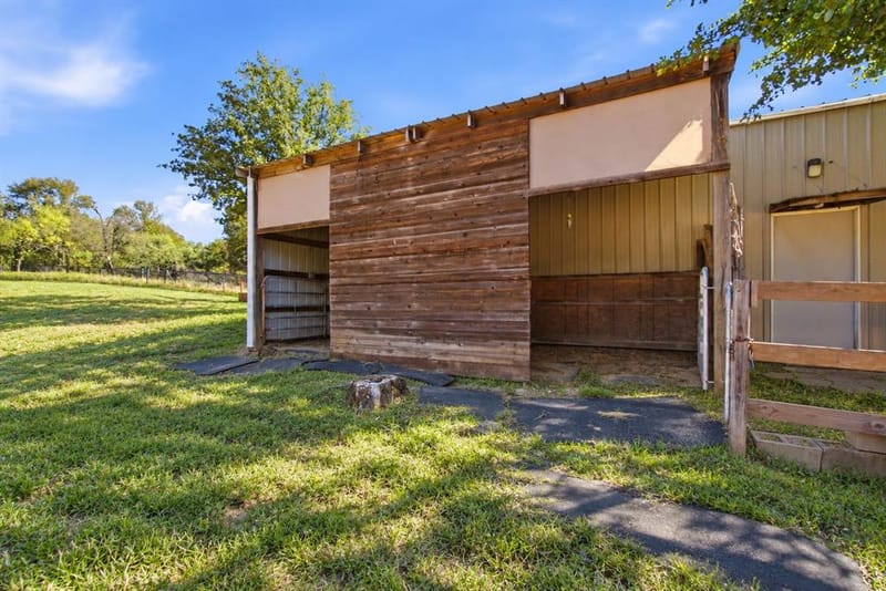 210 Saddle Club Road, Weatherford TX 76088 - Photo 32