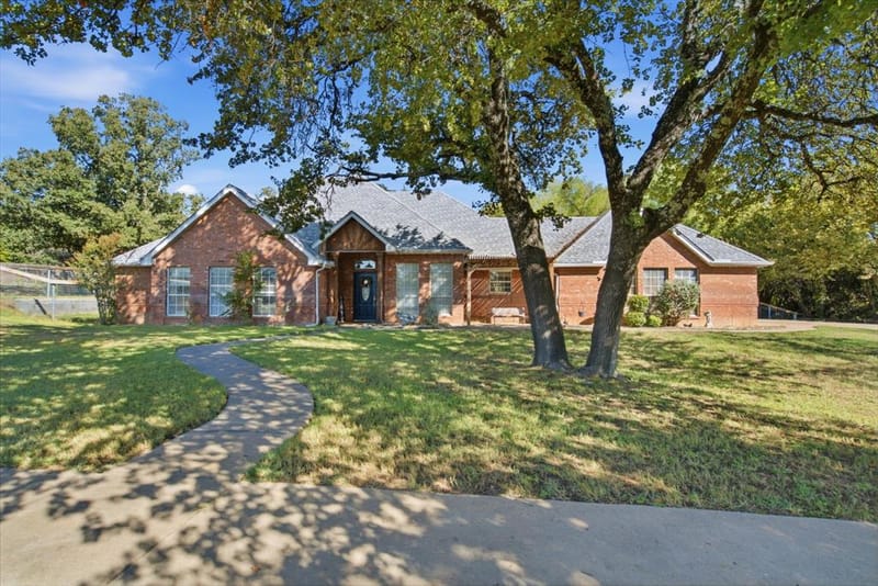 210 Saddle Club Road, Weatherford TX 76088