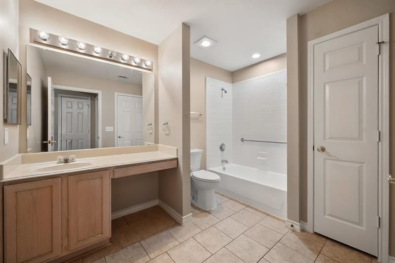 924 Bridges Drive, Arlington TX 76012 - Photo 23