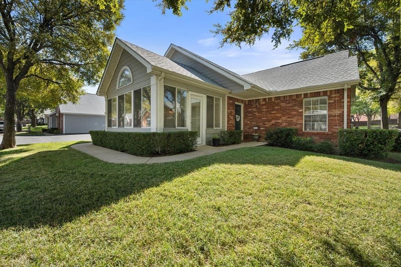 924 Bridges Drive, Arlington TX 76012 - Photo 27