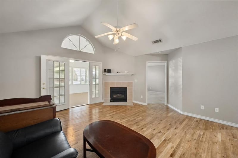 924 Bridges Drive, Arlington TX 76012 - Photo 9