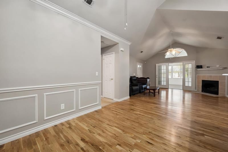 924 Bridges Drive, Arlington TX 76012 - Photo 10