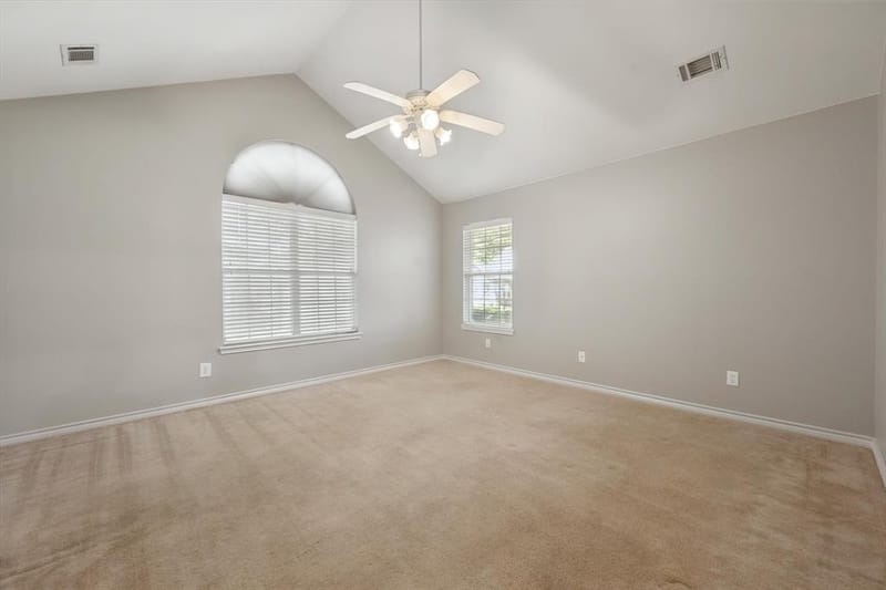 924 Bridges Drive, Arlington TX 76012 - Photo 14