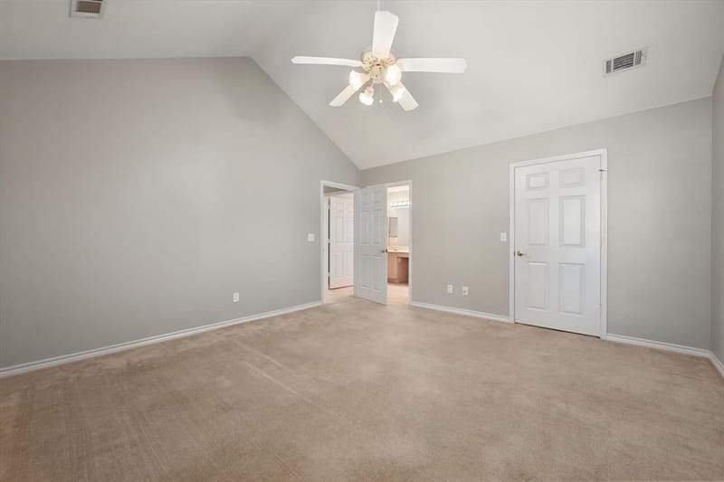 924 Bridges Drive, Arlington TX 76012 - Photo 15