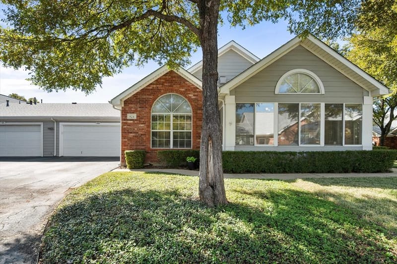 924 Bridges Drive, Arlington TX 76012 - Photo 25