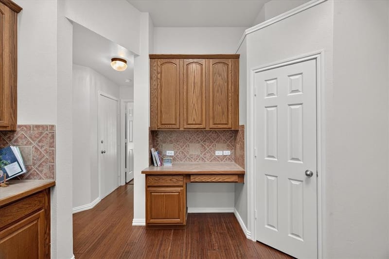 815 Hickory Street, Burleson TX 76028 - Photo 10