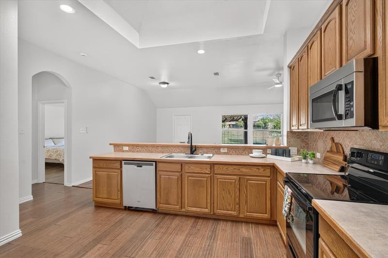 815 Hickory Street, Burleson TX 76028 - Photo 8