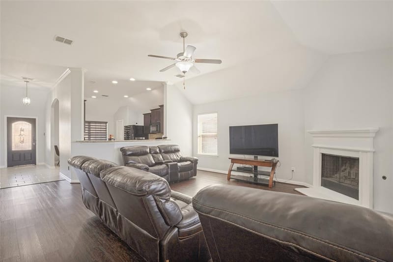 14317 Mariposa Lily Lane, Fort Worth TX 76052 - Photo 7