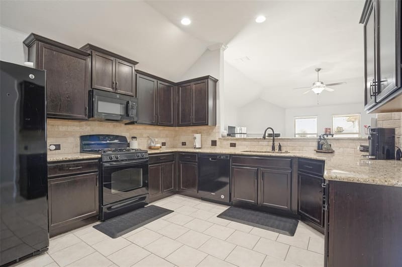 14317 Mariposa Lily Lane, Fort Worth TX 76052 - Photo 4