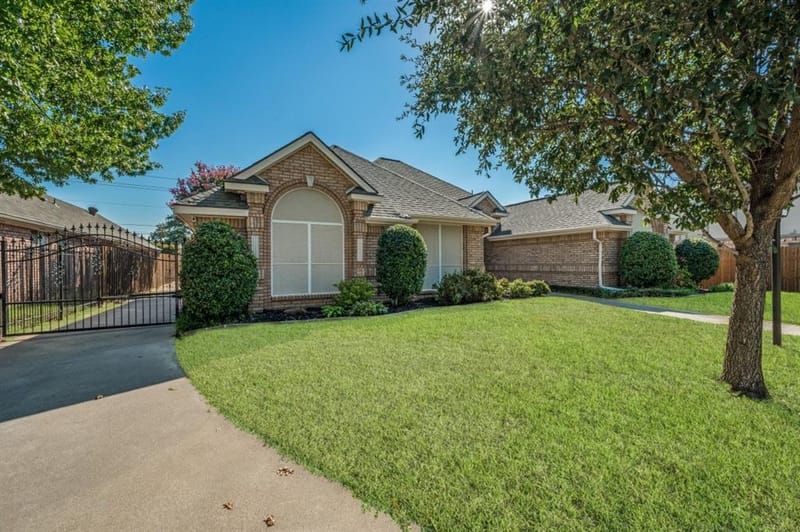 1500 Forest Meadows Court, Bedford TX 76021 - Photo 4