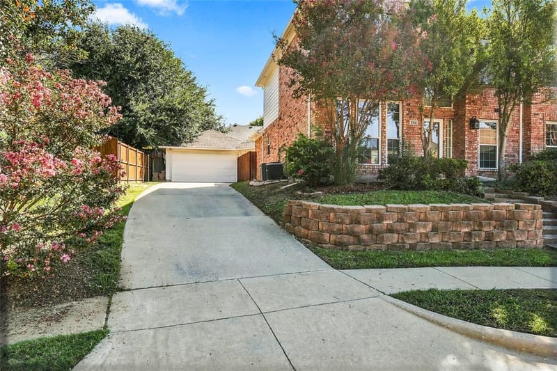 202 Devonshire Court, McKinney TX 75071 - Photo 2
